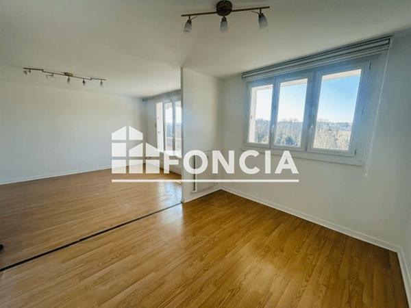 Location Appartement 4 pièces 78.3 m² - 18 A 22 RUE LUCIEN DUPUIS Vernouillet 28500