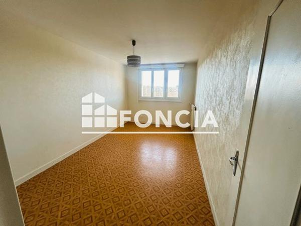 Location Appartement 4 pièces 78.3 m² - 18 A 22 RUE LUCIEN DUPUIS Vernouillet 28500