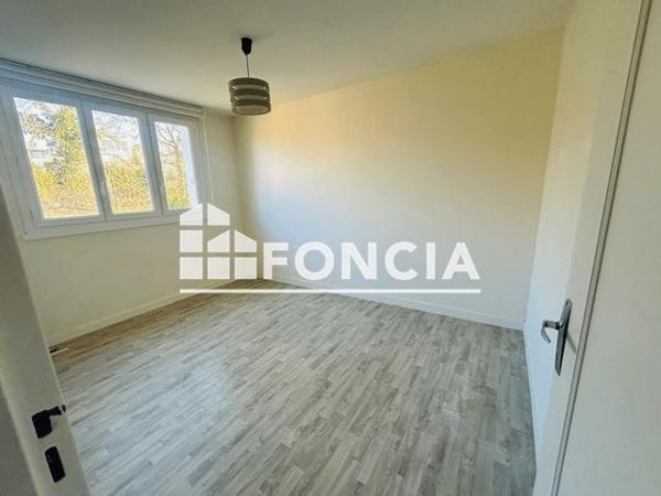 Location Appartement 4 pièces 78.3 m² - 18 A 22 RUE LUCIEN DUPUIS Vernouillet 28500
