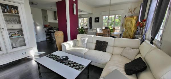 Maison à vendre    4 pièces • 156 m2 Mérignac