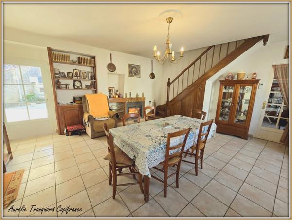 Maison à vendre 7 pièces AULNAY (17) composée de 4 chambres sur une parcelle de 312m², 70m² de dépendances