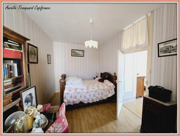 Maison à vendre 7 pièces AULNAY (17) composée de 4 chambres sur une parcelle de 312m², 70m² de dépendances