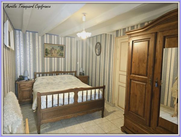 Maison à vendre 7 pièces AULNAY (17) composée de 4 chambres sur une parcelle de 312m², 70m² de dépendances