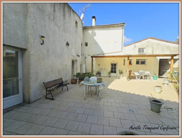 Maison à vendre 7 pièces AULNAY (17) composée de 4 chambres sur une parcelle de 312m², 70m² de dépendances