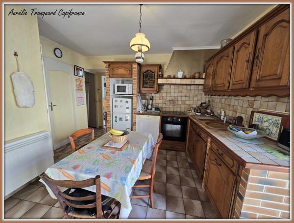 Maison à vendre 7 pièces AULNAY (17) composée de 4 chambres sur une parcelle de 312m², 70m² de dépendances