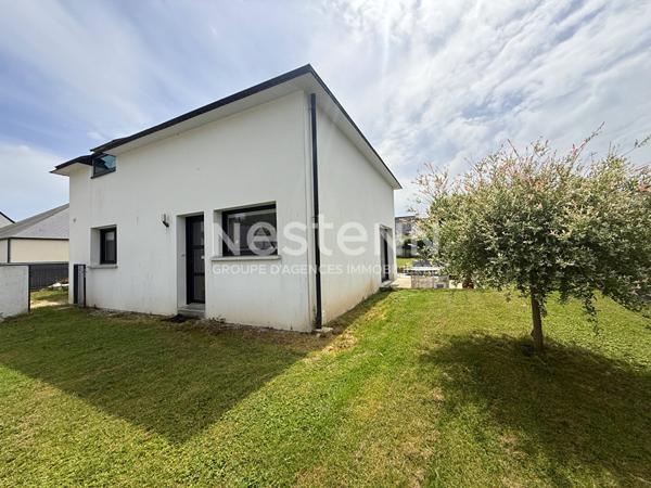 Maison contemporaine à vendre à LOCMINE 4 chambres, garage et son jardin de 550 m²