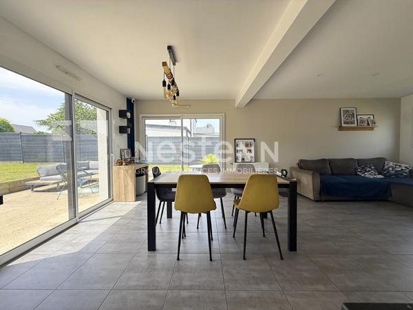 Maison contemporaine à vendre à LOCMINE 4 chambres, garage et son jardin de 550 m²