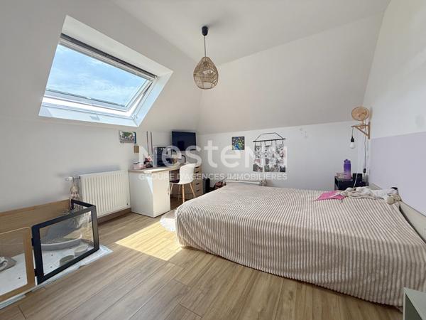 Maison contemporaine à vendre à LOCMINE 4 chambres, garage et son jardin de 550 m²