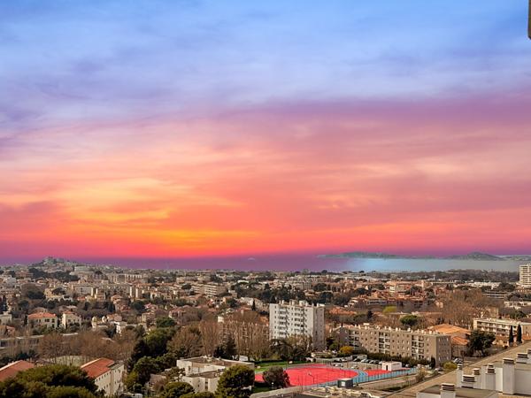 Appartement lumineux 3 pièces 83 m2 Vue Mer à vendre Secteur Michelet 13009 Marseille