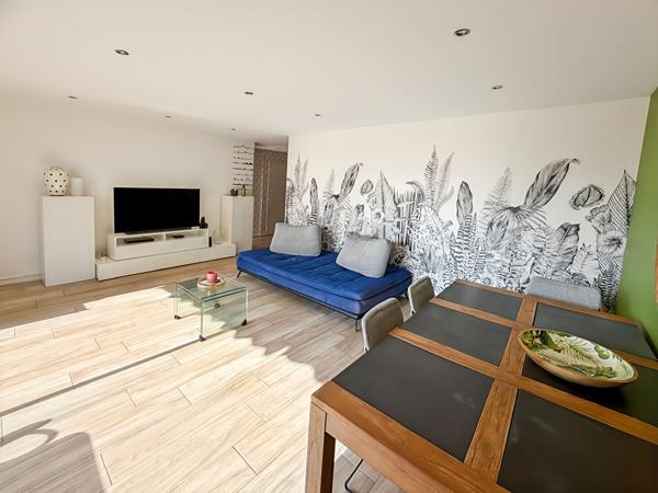 Appartement lumineux 3 pièces 83 m2 Vue Mer à vendre Secteur Michelet 13009 Marseille