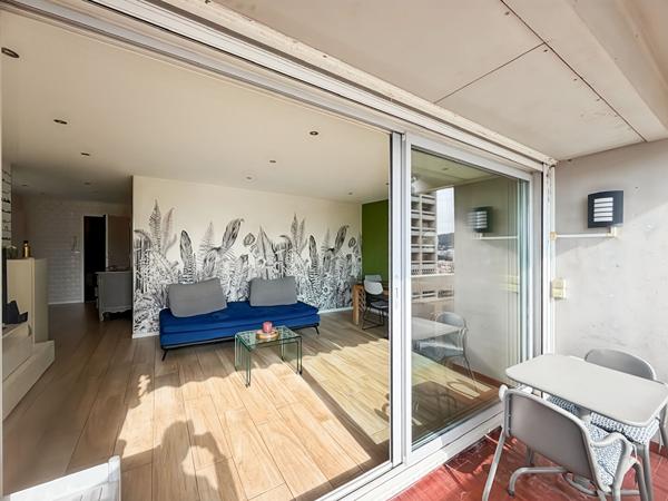 Appartement lumineux 3 pièces 83 m2 Vue Mer à vendre Secteur Michelet 13009 Marseille