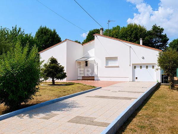 Maison individuelle de PLAIN PIED - 4 chambres - 785 m² de terrain - Beau potentiel