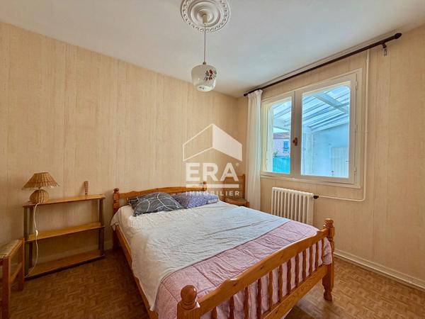 Maison individuelle de PLAIN PIED - 4 chambres - 785 m² de terrain - Beau potentiel