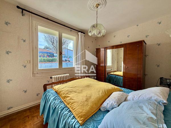 Maison individuelle de PLAIN PIED - 4 chambres - 785 m² de terrain - Beau potentiel