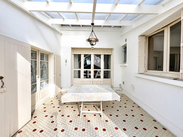 Maison individuelle de PLAIN PIED - 4 chambres - 785 m² de terrain - Beau potentiel