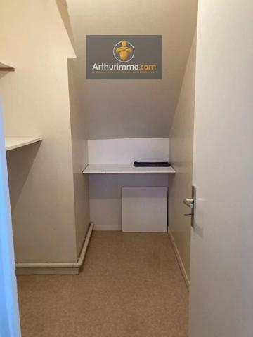 Location                                                      Appartement
                        
                     3 pièces                      69 m2                     à Josselin