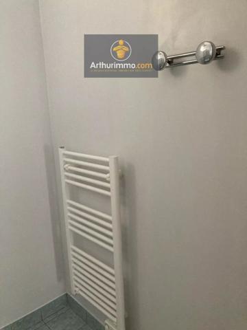Location                                                      Appartement
                        
                     3 pièces                      69 m2                     à Josselin