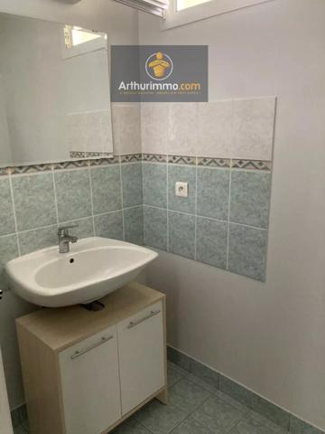 Location                                                      Appartement
                        
                     3 pièces                      69 m2                     à Josselin