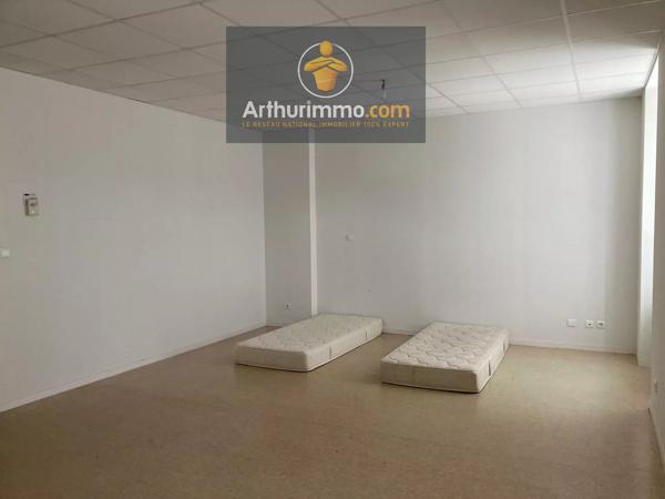 Location                                                      Appartement
                        
                     3 pièces                      69 m2                     à Josselin