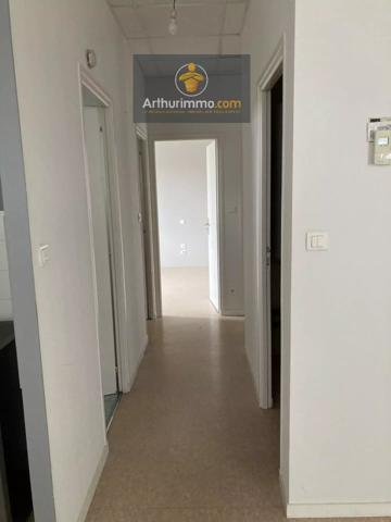 Location                                                      Appartement
                        
                     3 pièces                      69 m2                     à Josselin