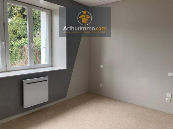 Location                                                      Appartement
                        
                     3 pièces                      69 m2                     à Josselin