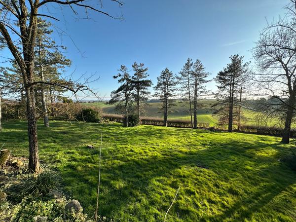 A Vendre Maison 8 pièces 5 chambres 292 m2 terrain piscine