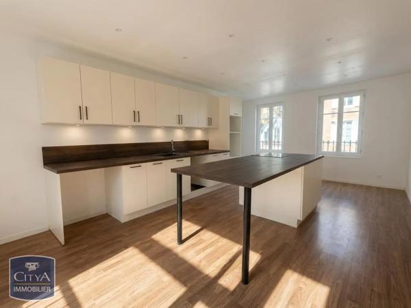 Appartement à louer 4 pièces 124.34m² Saint-Quentin (02100)