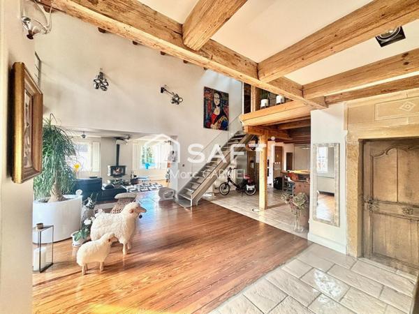 DEMEURE DE CHARME 335m2 sublimée en plein coeur de ville!