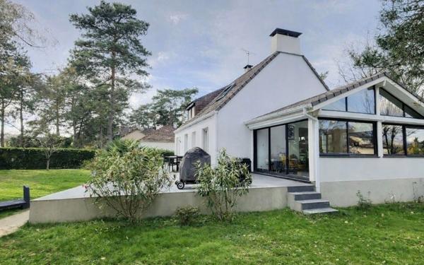 Maison à vendre    7 pièces •  La Ferté-Alais