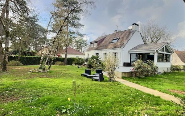 Maison à vendre    7 pièces •  La Ferté-Alais