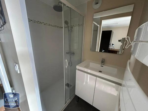 Appartement à louer 2 pièces 26.98m² Laval (53000)