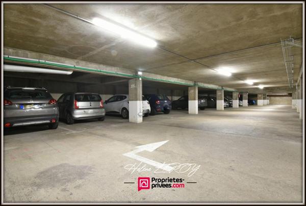 Centre ville, appartement T3 avec ascenseur, cave et parking
