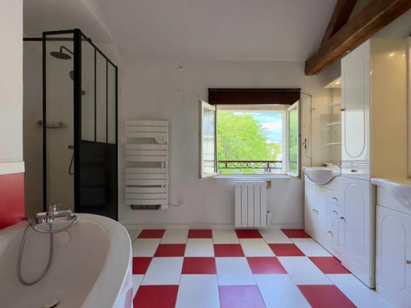 SAUMUR Centre-ville, Appartement duplex 3 chambres de 135m²