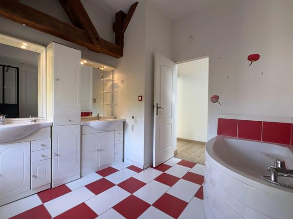 SAUMUR Centre-ville, Appartement duplex 3 chambres de 135m²