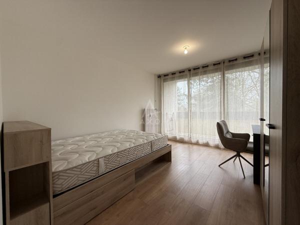 A LOUER chambre en cohabitation, dans un appartement moderne -1 chambre meublée  de 14 m2 avec balcon – prestations premium