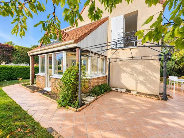 Maison Savigny Le Temple 7 pièce(s) 132 m2 - terrain de 462m2