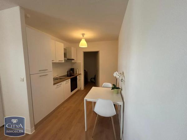 Appartement à louer 3 pièces 64m² Miramas (13140)