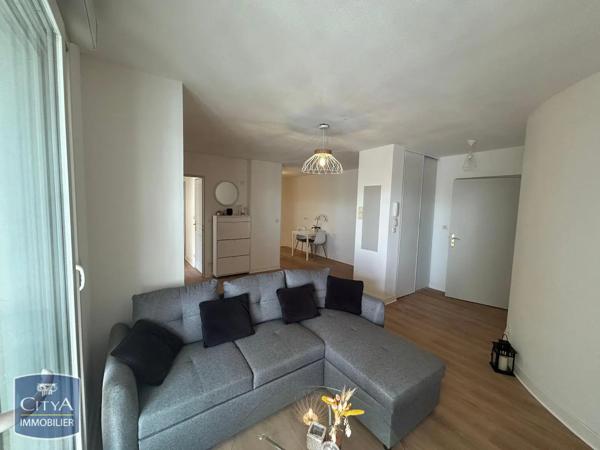 Appartement à louer 3 pièces 64m² Miramas (13140)
