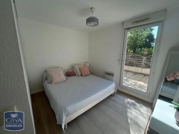 Appartement à louer 3 pièces 64m² Miramas (13140)
