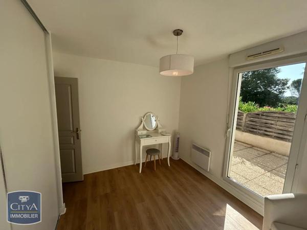 Appartement à louer 3 pièces 64m² Miramas (13140)