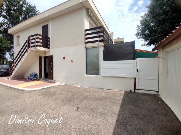 T2 en rez de jardin avec grande terrasses et annexes