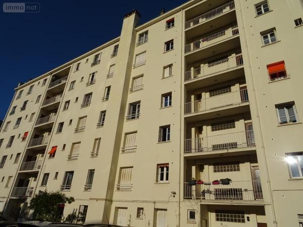 Appartement à vendre à Courbevoie dans les Hauts-de-Seine (92400), ref : 53079-1384