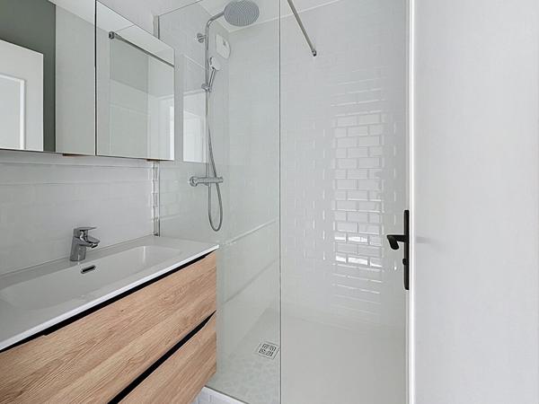 Appartement Lyon 5 pièces rénové Monplaisir Grange Blanche avec place de parking
