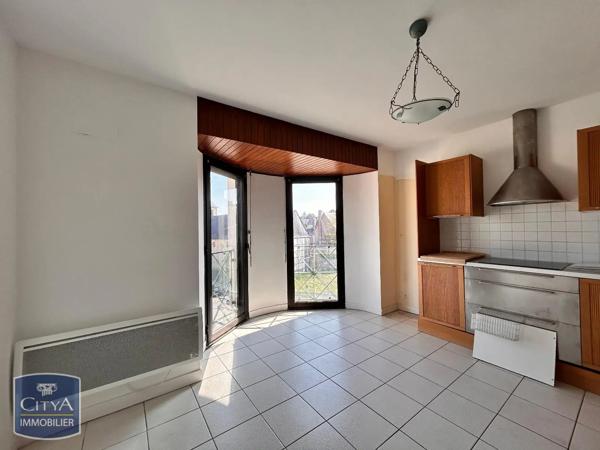 Appartement à louer 4 pièces 107.25m² Laval (53000)