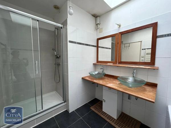 Appartement à louer 4 pièces 107.25m² Laval (53000)