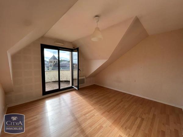 Appartement à louer 4 pièces 107.25m² Laval (53000)