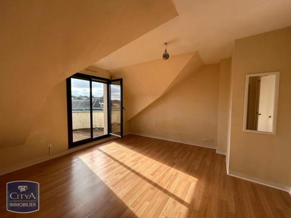 Appartement à louer 4 pièces 107.25m² Laval (53000)