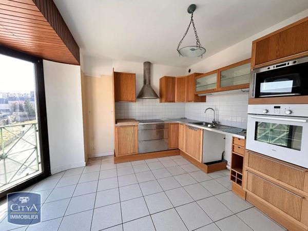 Appartement à louer 4 pièces 107.25m² Laval (53000)