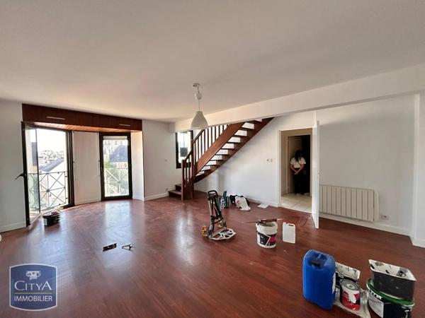 Appartement à louer 4 pièces 107.25m² Laval (53000)