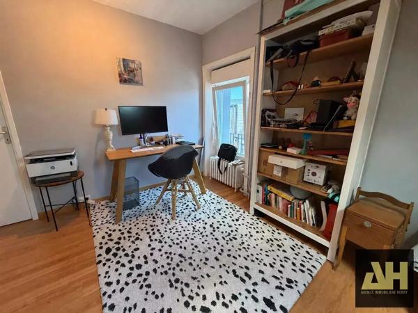 EXCLUSIVITÉ -MAISON DE  CHARME DES ANNÉES 30 - 3 CHAMBRES- JARDIN